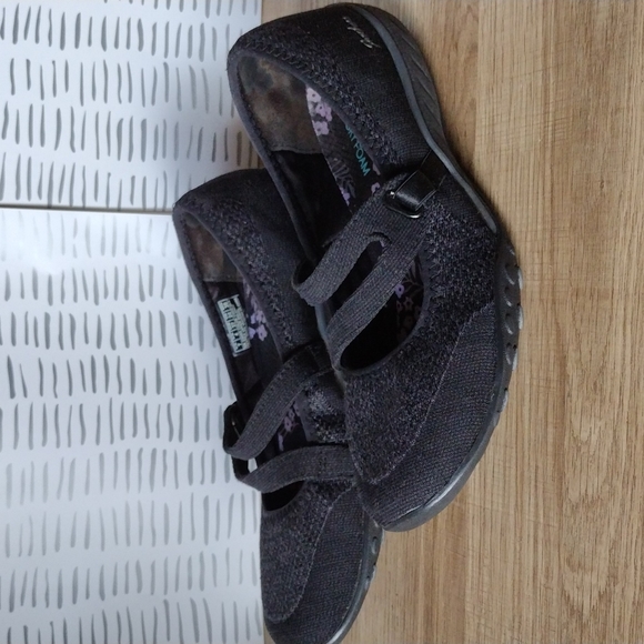 Skechers Sport Women's Breathe Easy Flats - Picture 4 of 12